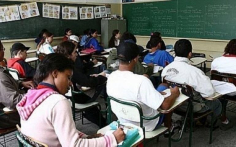 Só 10% no ensino médio público atingem nível satisfatório