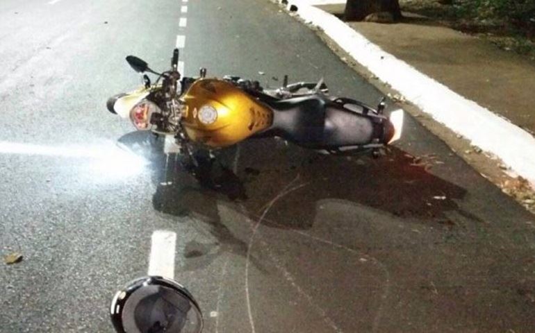 Colisão com poste mata dois em Jaú
