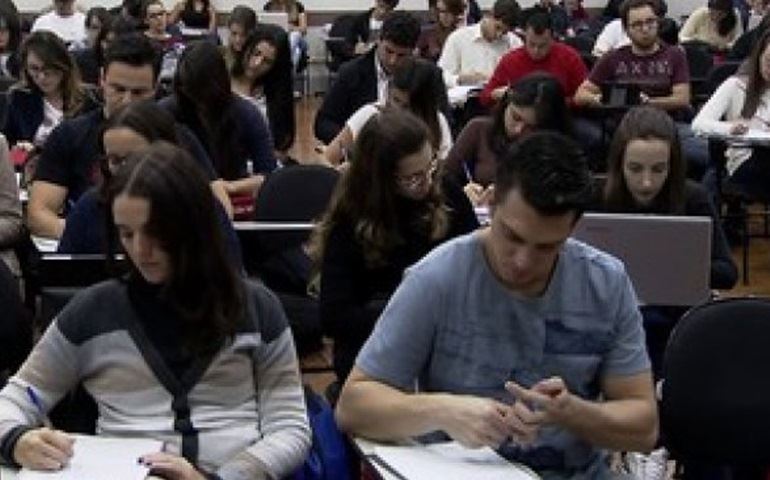 Concursos: 12 órgãos abrem prazo para 1,9 mil vagas na segunda