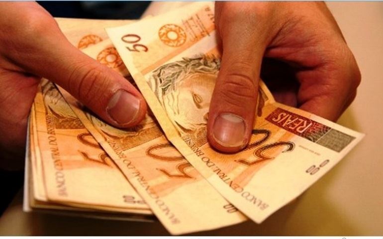 Servidores municipais passam Dia das Crianças sem salário