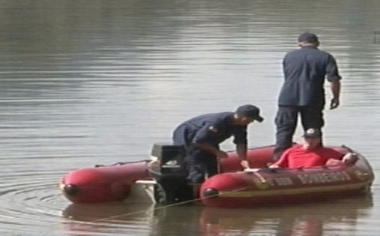Bombeiros buscam por adolescente que sumiu em açude de Iaras