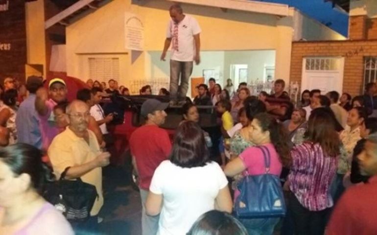 Funcionários vão parar a partir do dia 9
