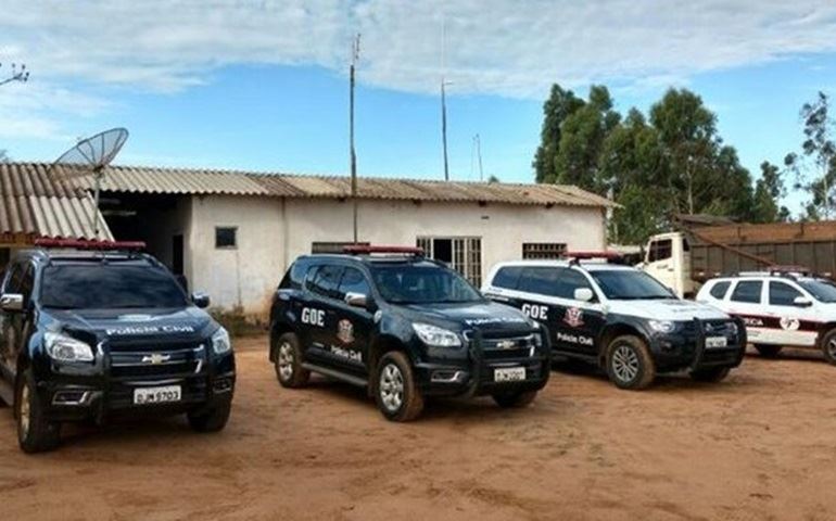 Polícia acha armas em bar na Castello Branco e suspeita que dono as vendia