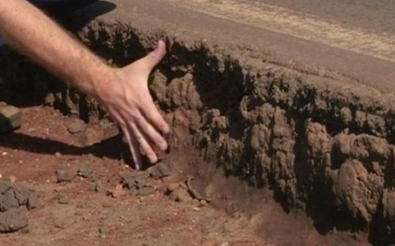 Desnível e falta de acostamento na SP-255 trazem problemas