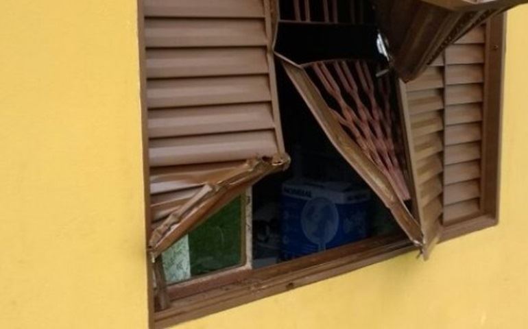 FURTOS NO BAIRRO ?COSTA AZUL? DEIXAM MORADORES CONSTERNADOS