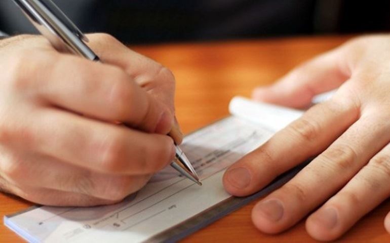 Polícia Rodoviária prende trio suspeito de dar ?golpe do cheque?