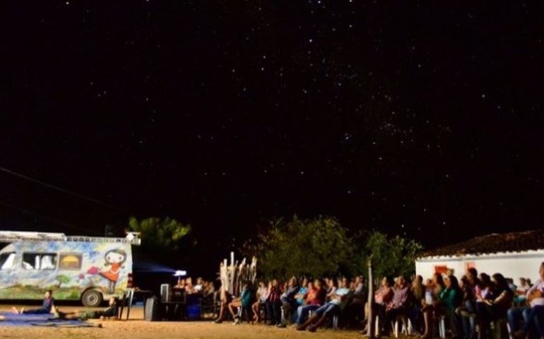 Projeto que usa luz solar para levar cinema a cidades passará na região
