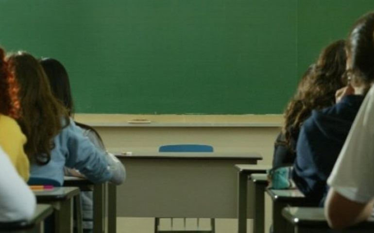MAIORIA DOS ALUNOS BRASILEIROS NÃO SABE FAZER CONTA NEM ENTENDE O QUE LÊ