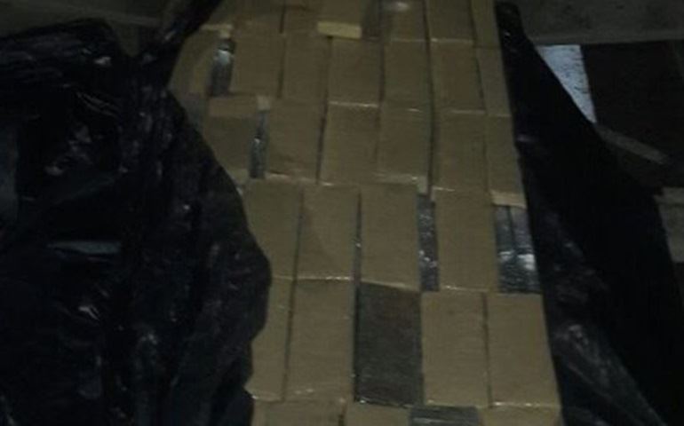 Caminhoneiro é flagrado com quase 600 kg de maconha em Capão Bonito