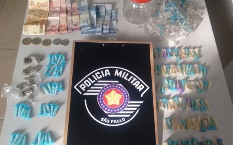 Adolescente é detido com maconha, cocaína e crack em Conchas