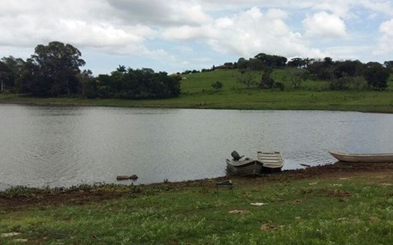 Dupla nadou por seis horas em represa após bote virar em Fartura