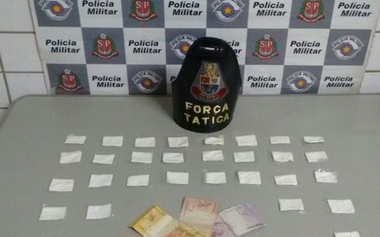 Homem é preso após ser flagrado com porções de cocaína em Tatuí