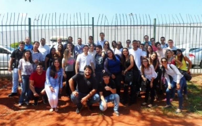 Estudantes da Administração visitam a 7a edição da Feira do Empreendedor