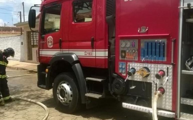 Casa sofre incêndio na Vila Operária em Avaré
