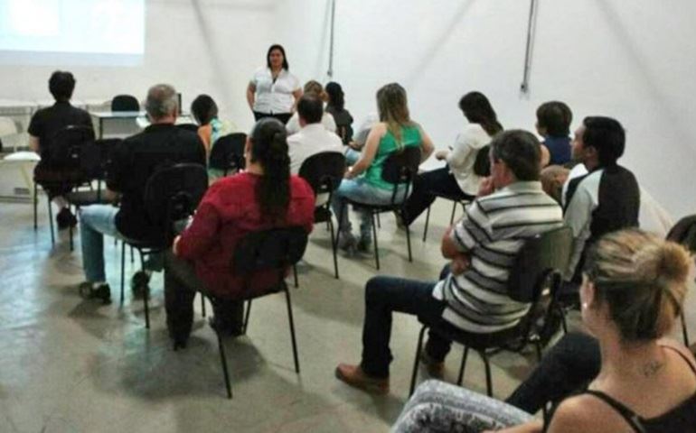 Servidores municipais se capacitam para melhorar atendimento aos deficientes auditivos