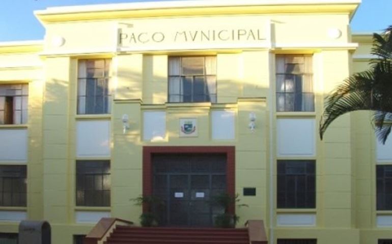 Prefeitura é condenada a pagar danos em veículo