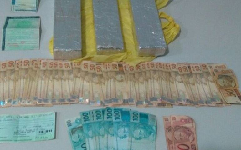 Homem é preso com tijolos de maconha em Piraju