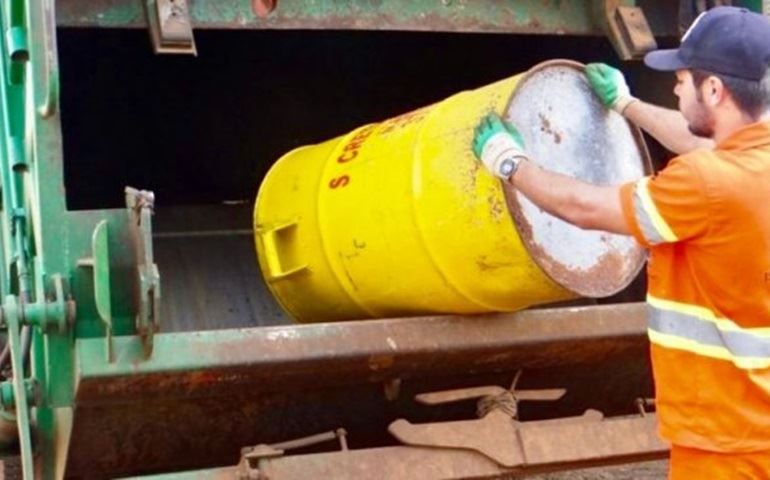 Confira os horários e dias da coleta de lixo em seu bairro