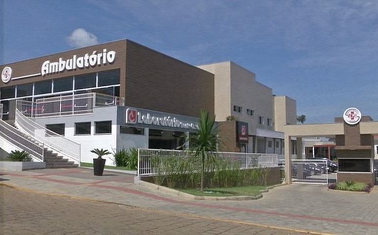 Criança de 1 ano é hospitalizada após ser picada por cobra jararaca em sítio em Arandu