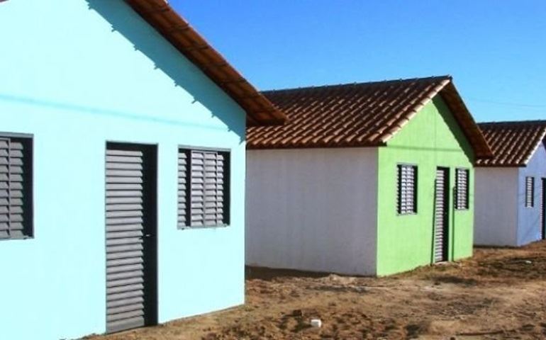 Estati volta a lembrar a fazenda Pratânia