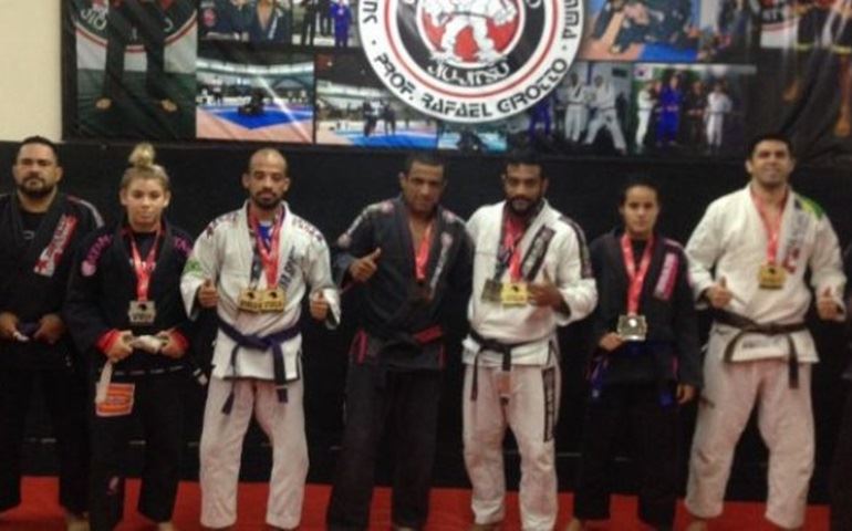 AVAREENSES BRILHAM EM CAMPEONATO DE JIU-JITSU EM BARUERI
