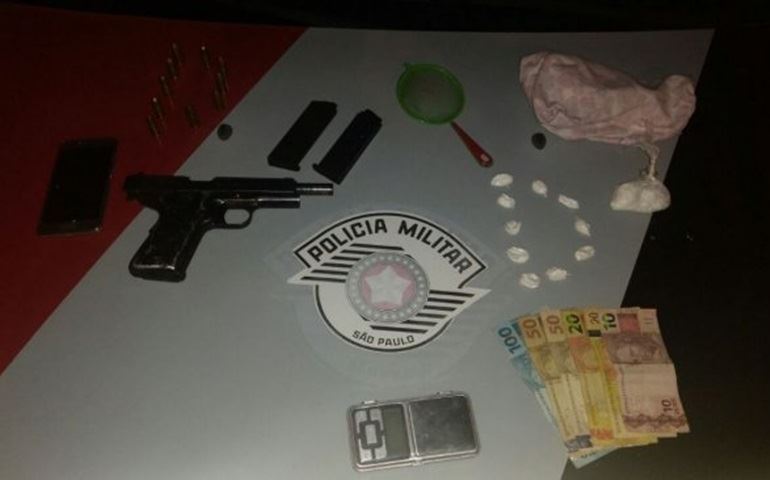 PM tira das mãos de meliantes, arma de uso exclusivo da Polícia