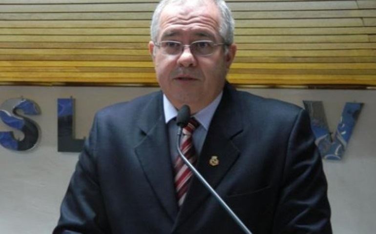 Vereador pede coleira de identificação para animais