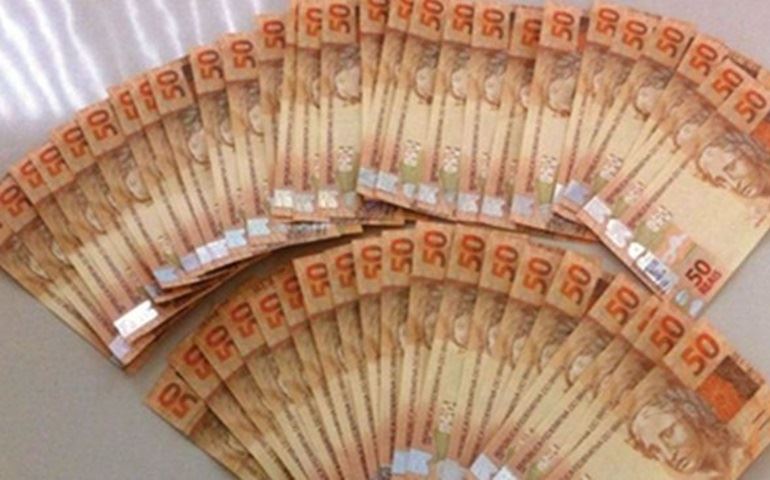 Cerca de R$ 2,4 mil em notas falsas são apreendidas pela Polícia Militar em Piraju