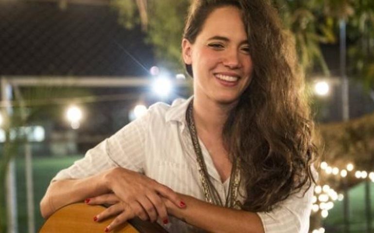 Cantora Tiê fará show em Avaré