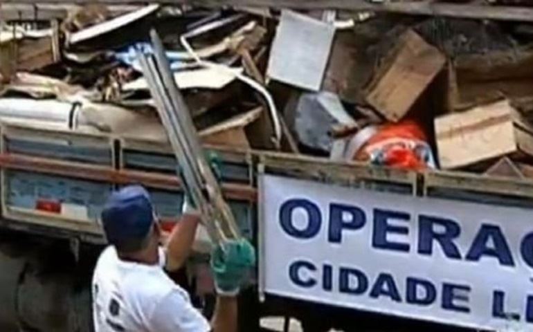 Operação Limpa Bairro é criticada em Avaré