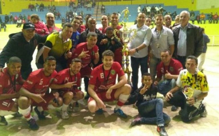 SALADÃO/SOLUTUDO É CAMPEÃO DA COPA SINCOMERCIÁRIOS DE FUTSAL