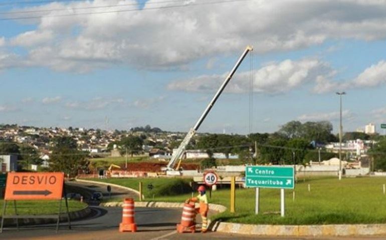 Duplicação SP 255 ? Desvio na Avenida Paulo Novaes (embaixo da Rodovia João Mellão)