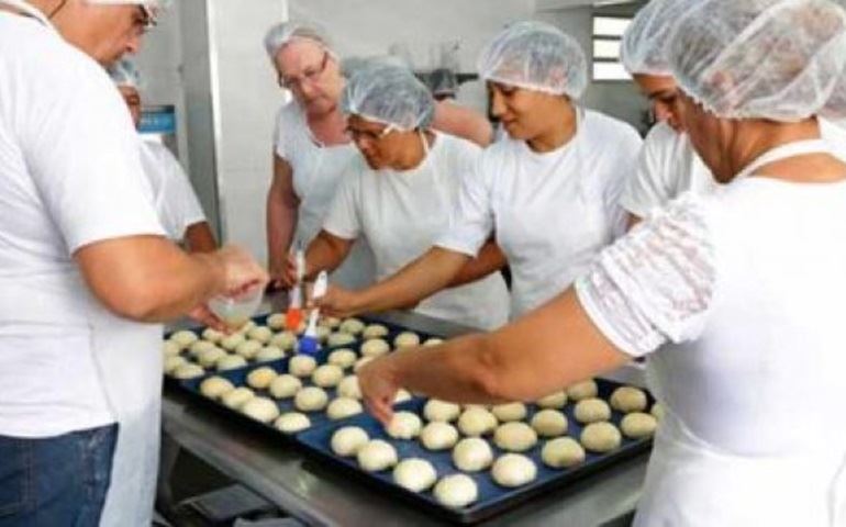 Curso gratuito de salgadeiro está com inscrições abertas. Aulas fazem parte do programa Super MEI