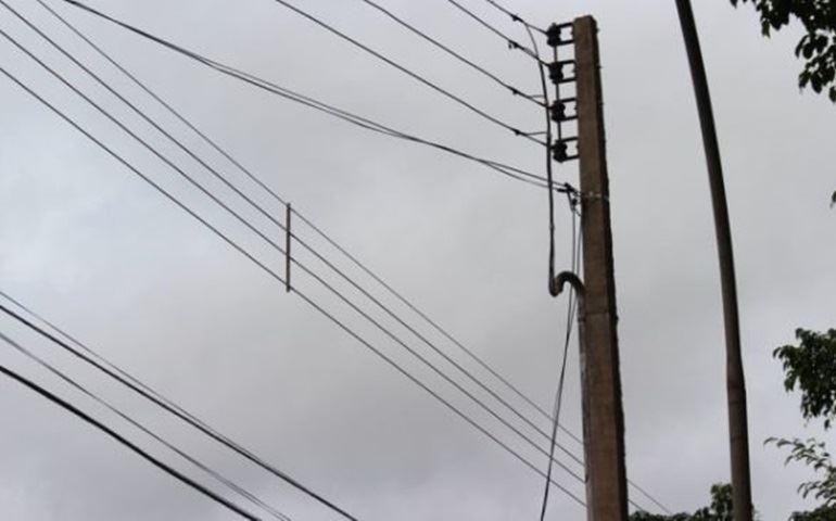 Câmara aprova lei que estabelece cuidados com fios dos postes