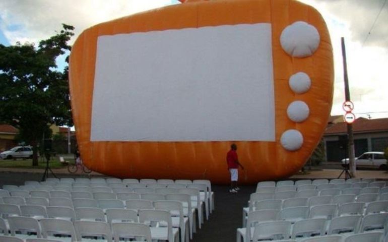 Projeto traz cinema a céu aberto para Avaré