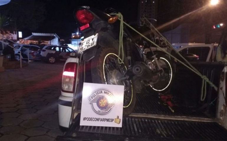 Policia militar recupera veículo furtado e prende criminoso