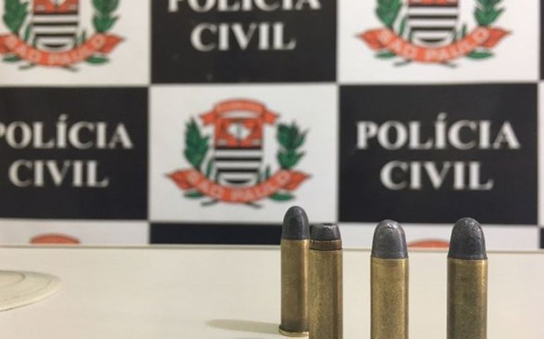 Adolescentes são flagrados com munições dentro de sala de aula