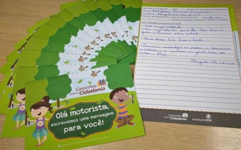 Motoristas recebem ?cartinhas? de crianças nas praças de pedágio da CCR