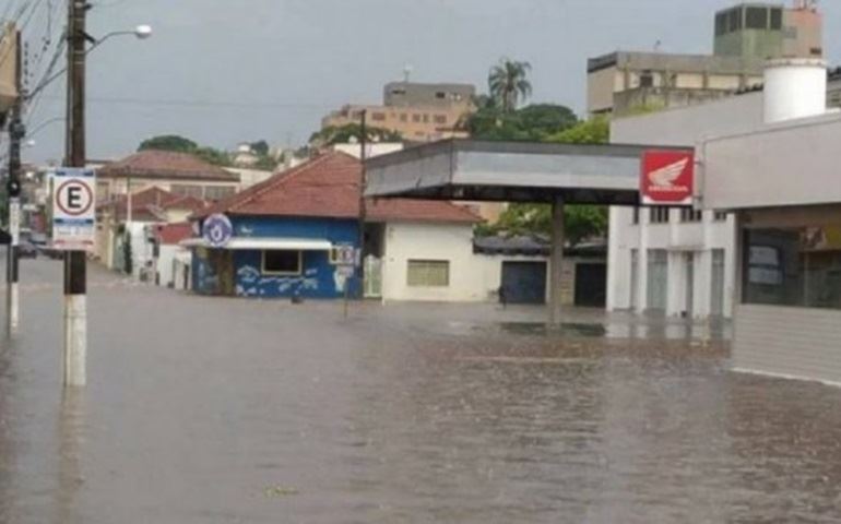 OS CÓRREGOS URBANOS INVISÍVEIS DE AVARÉ E SUAS CONSEQUÊNCIAS