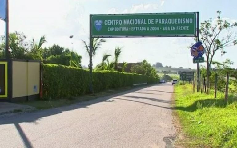 Paraquedista morre ao tentar fazer curva baixa durante salto em Boituva