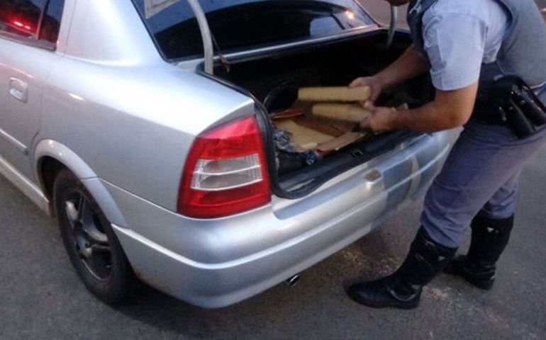 Motorista é flagrado com mais de 70 quilos de maconha na Castello Branco