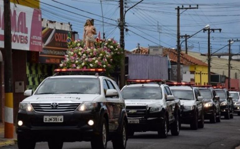 POLICIAIS DE AVARÉ CELEBRAM SÃO SEBASTIÃO COM MISSA E PROCISSÃO MOTORIZADA