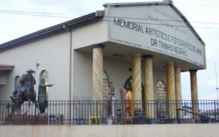 FAMÍLIA DE TININHO NEGRÃO DOA PEÇAS AO PATRIMÔNIO CULTURAL