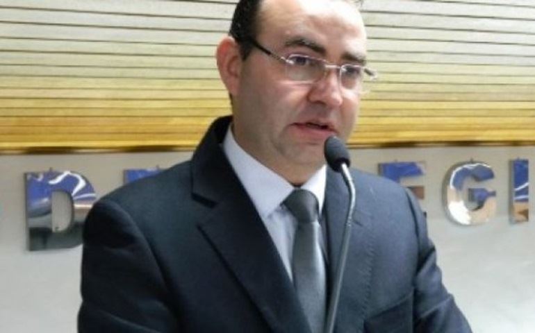 VEREADOR PEDE EXPLICAÇÕES SOBRE OS SALÁRIOS DOS SERVIDORES DO SAMU