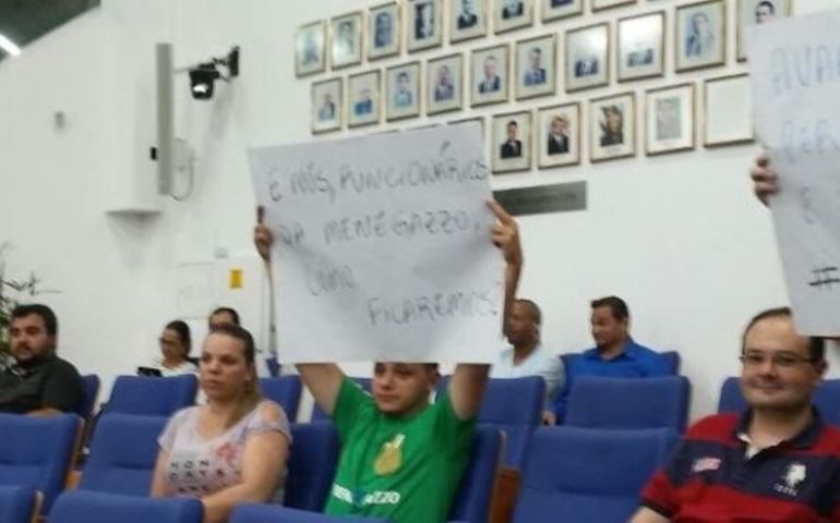 Funcionários da Menegazzo comparecem à Sessão de Câmara