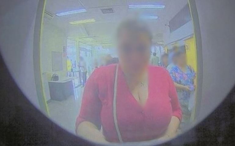 Empregada doméstica é presa suspeita de pegar cartões bancários de idoso e sacar quase R$ 30 mil