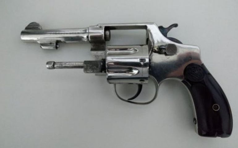 Polícia Civil prende homem por tráfico de drogas e posse de arma