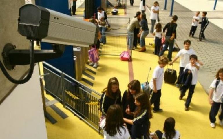 Vereadora quer saber sobre câmera de segurança de escolas