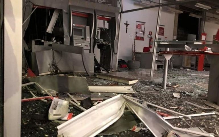 'Pensei que fossem fogos', diz morador sobre explosão de caixas eletrônicos
