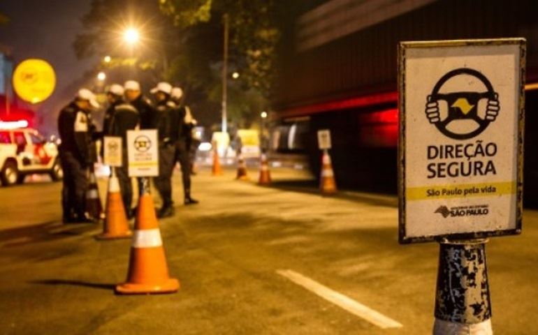 Blitz do Detran autua motoristas por embriaguez ao volante e recusa do teste do bafômetro em Avaré